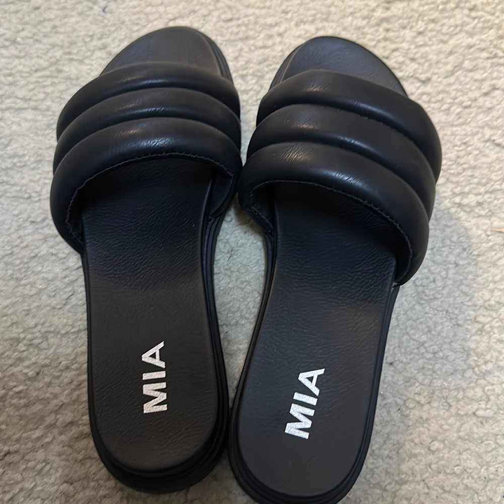 MIA sandals brand new